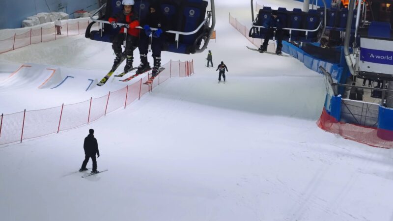 What Does Ski Dubai Offer