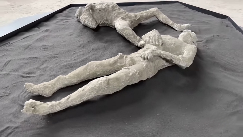 Plaster casts of human figures on display at the National Archaeological Museum of Sperlonga